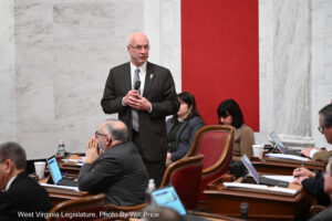 Senate adopts resolution urging Congress to reform energy project-permitting process